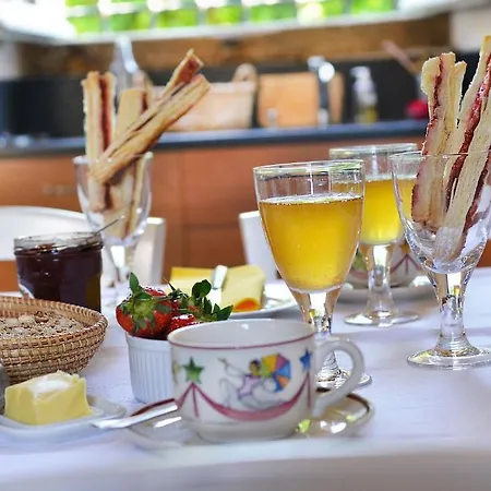 Au Bois Briand Bed & Breakfast *